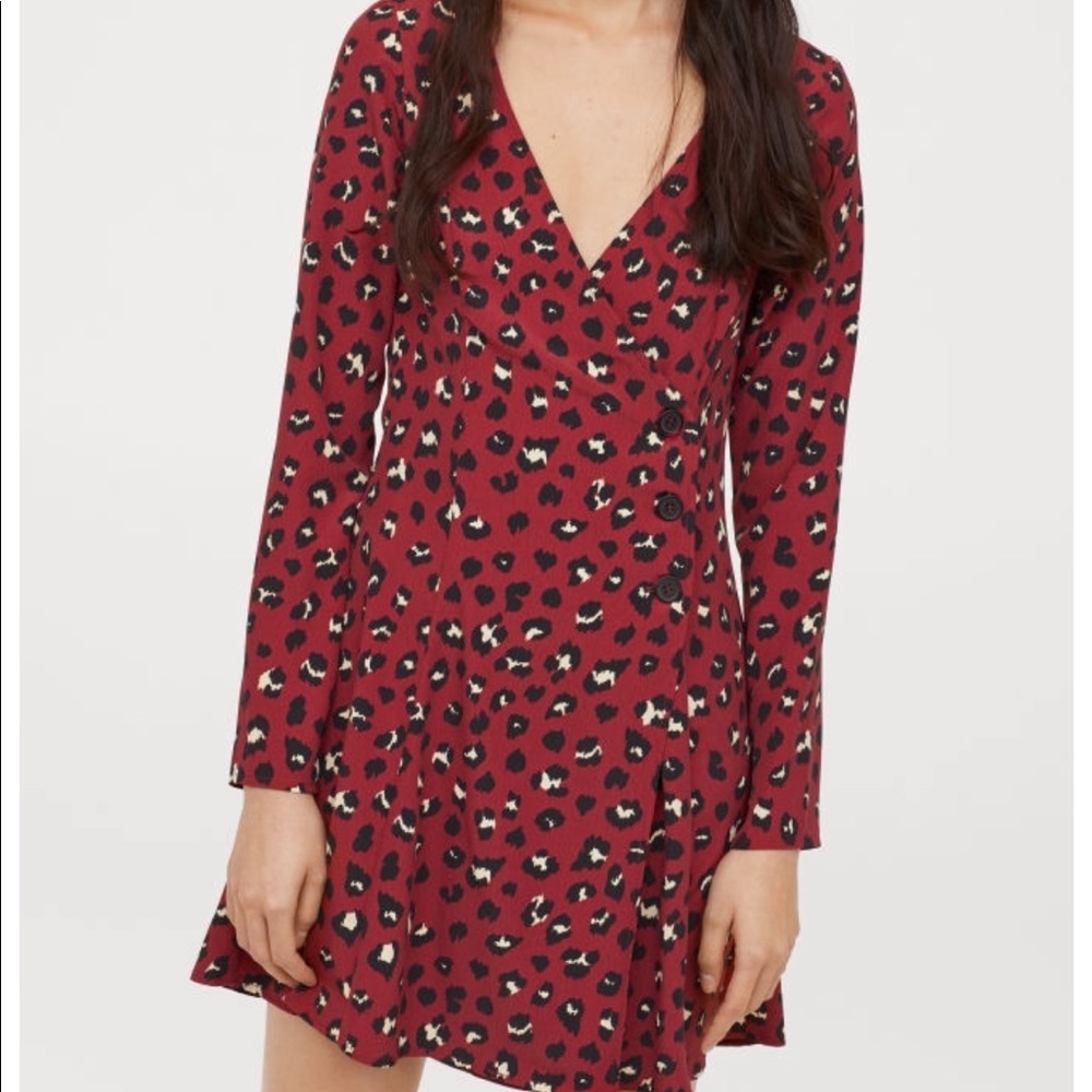 H&M maroon leopard print long sleeve wrap dress size 0